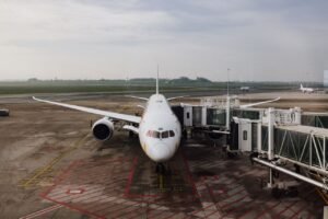 Tokyo Airport Transfer Guide: Narita, Haneda, Trains & Private Transfers