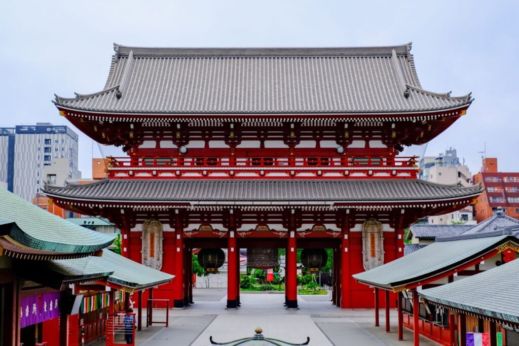 Explore the historic main gate of Senso-ji Temple in Tokyo, Japan, featuring traditional architecture.